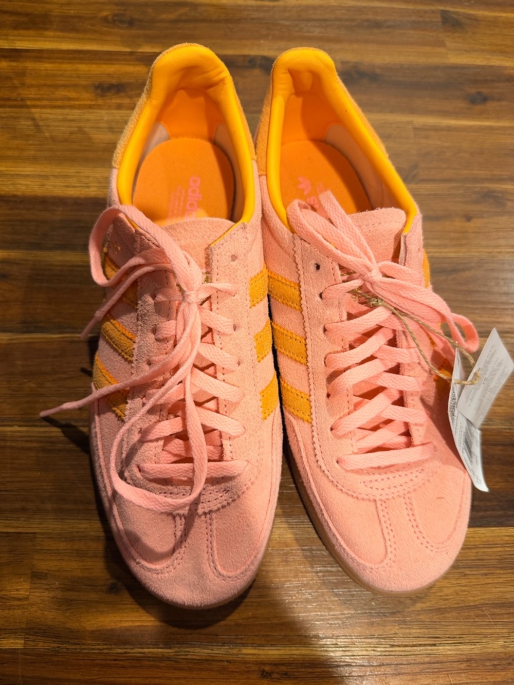 adidas Handball Spezial
Glow Pink Flash Orange (Women's) - Picture 2 of 9